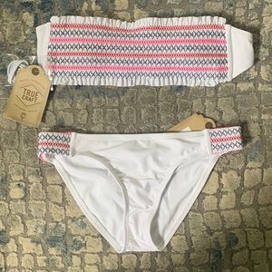 Sleeveless bikini